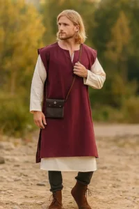 Medieval Joachim Tunic – Men’s – LARP & Fantasy Role Play Events – Aubergine